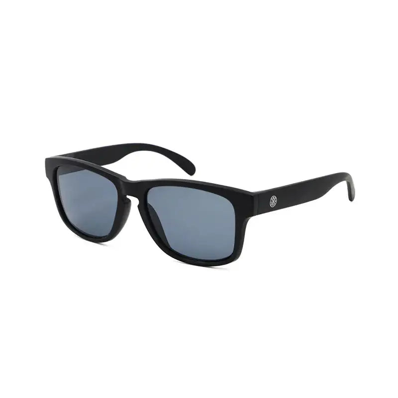 sclera-black-black