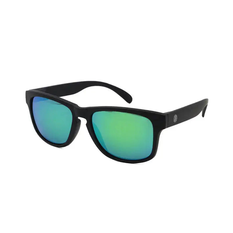 sclera-black-green
